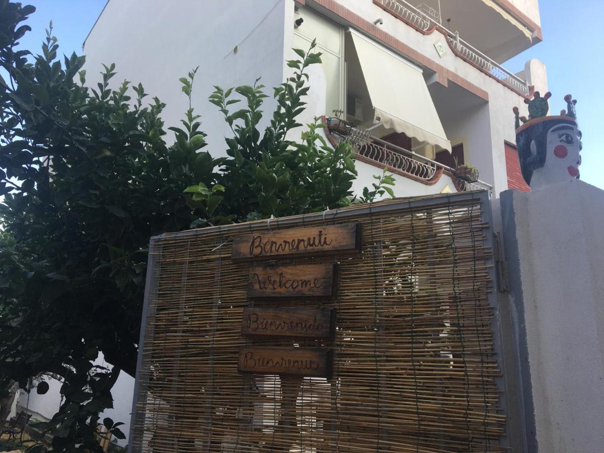 フルチ・シークロ La Zagara Bed & Breakfast エクステリア 写真